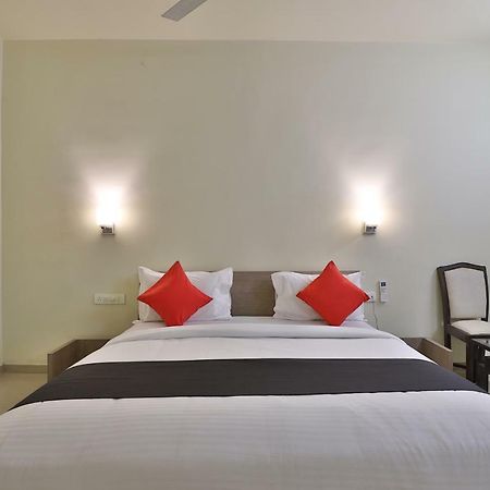 Capital O 47284 Atithi Resort Bharuch Exterior foto