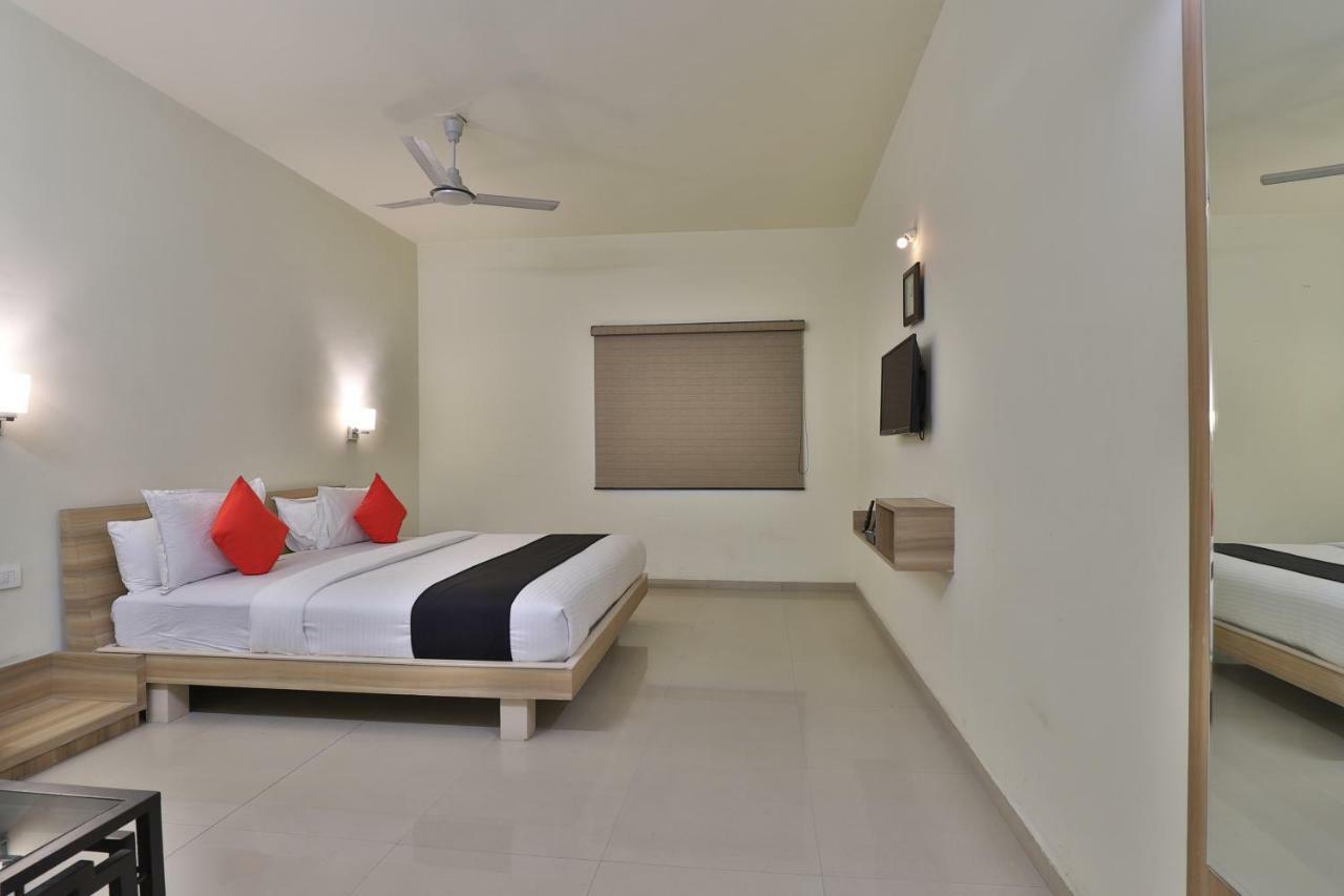 Capital O 47284 Atithi Resort Bharuch Exterior foto